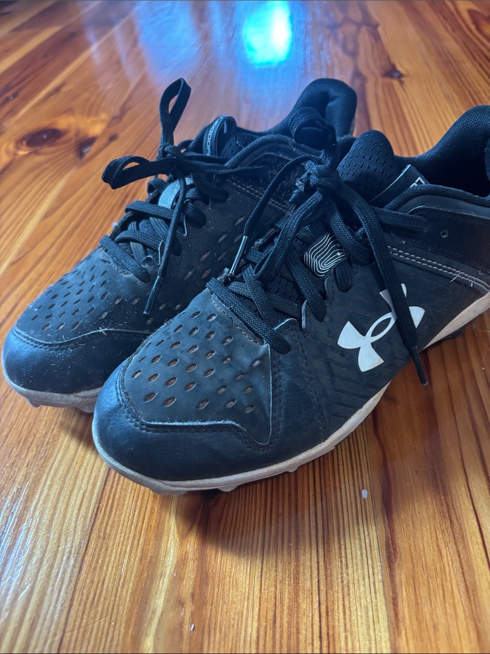 Under Armour Black and White baseball cleats